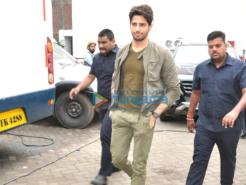 Sidharth Malhotra snapped post 'Baar Baar Dekho' promotions in Mumbai