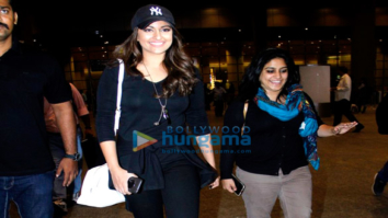 Sonakshi Sinha, Vidya Balan & Boman Irani snapped at the airport