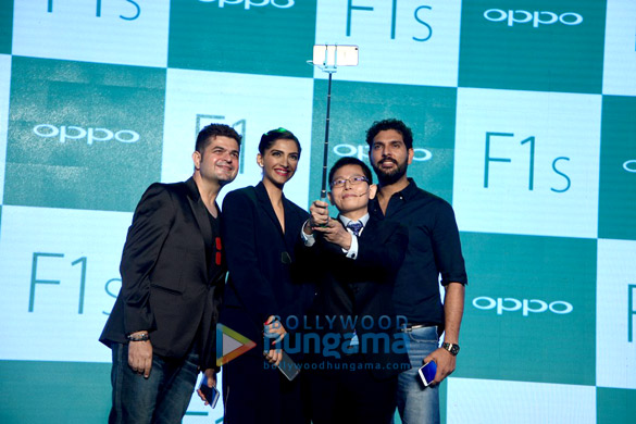 Sonam Kapoor & Yuvraj Singh at the launch of Oppo’s latest mobile F1S