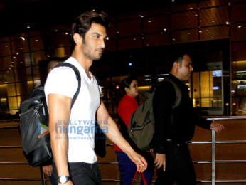 Sushant Singh Rajput & Mahendra Singh Dhoni snapped at the domestic airport