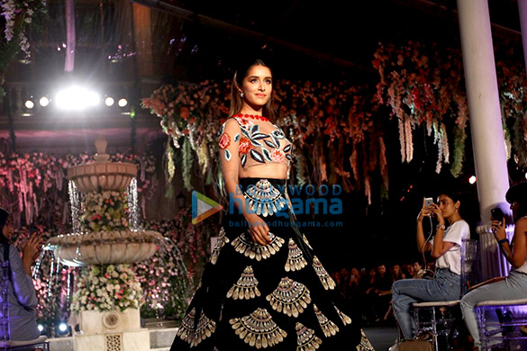 sushant shraddha at lfw 2016 4