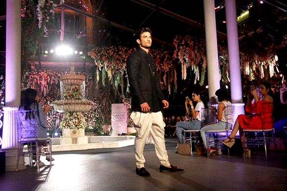 Sushant Singh Rajput & Shraddha Kapoor walk the ramp for Manish Malhotra at Lakme Fashion Week 2016