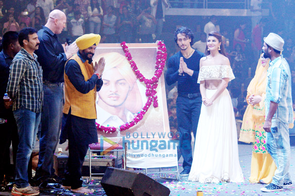 team of a flying jatt at sadbhwna diwas 2016 1