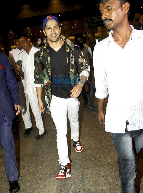 varun dhawan and alia bhatt arrive in mumbai from usa 4