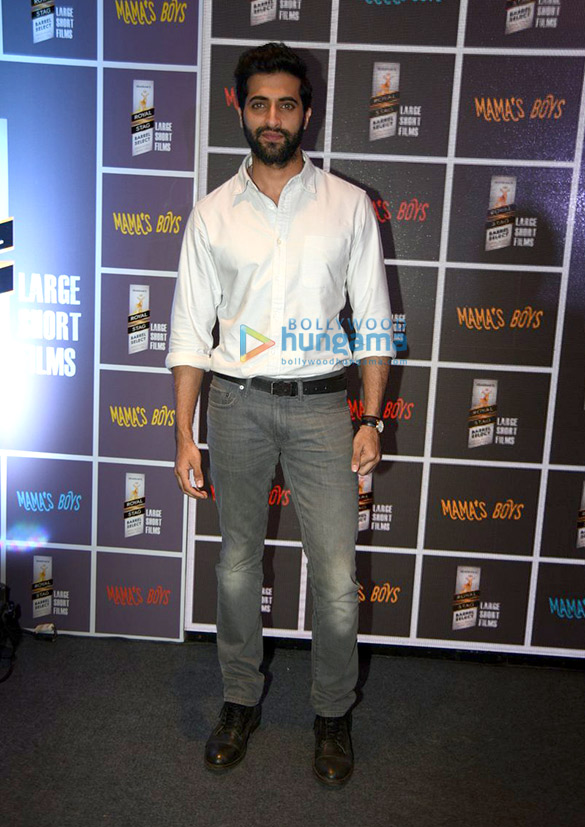 aditi teena akshay at mamas boys 5