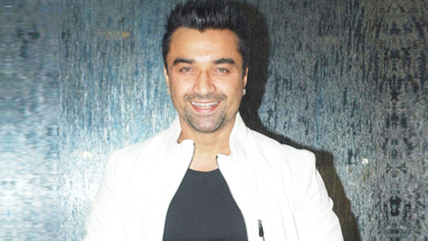 Ajaz Khan’s EK NUMBER Rapid Fire On Salman Khan, Priyanka Chopra, Shah Rukh Khan, Akshay Kumar Ajaz Khan’s EK NUMBER Rapid Fire On Salman Khan, Priyanka Chopra, Shah Rukh Khan, Akshay Kumar