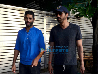 Arjun Rampal, Farhan Akhtar & Purab Kohli snapped at Farhan Akhtar's house