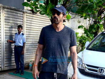 Arjun Rampal, Farhan Akhtar & Purab Kohli snapped at Farhan Akhtar's house