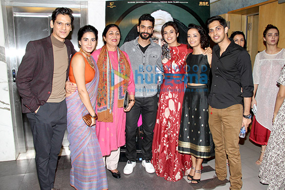 bollywoods leading ladies come together for first sneak peak of pink1 1