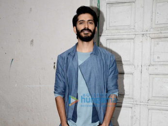 Rakeysh Omprakash Mehra, Harshvardhan Kapoor & Saiyami Kher promote 'Mirzya'