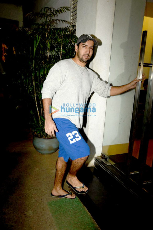 kriti sanon preity zinta juhi chawla grace the special screening of pink 21