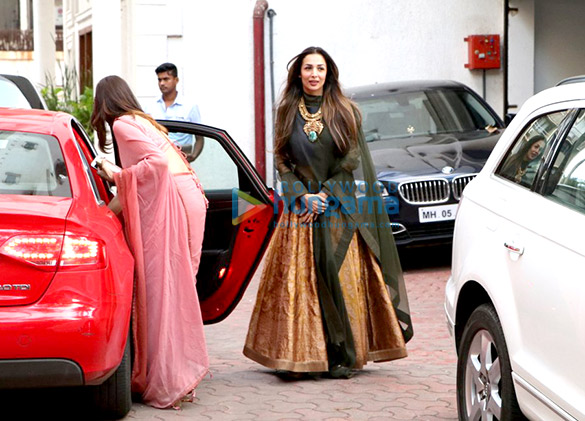 Malaika Arora Khan visits Shilpa Shetty’s house for Ganesha celebrations