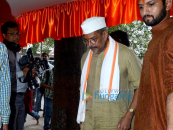 Nana Patekar celebrates Ganesha Chatruthi