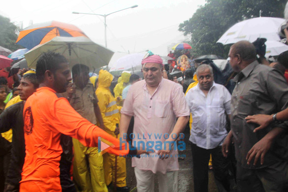 ranbir rishi snapped ganpati visarjan 4