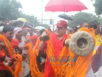 Ranbir Kapoor, Rishi Kapoor, Randhir Kapoor & Rajiv Kapoor snapped during Ganpati Visarjan at RK Studio