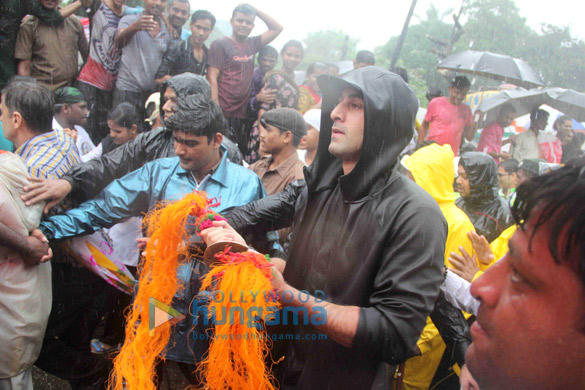 ranbir rishi snapped ganpati visarjan 8