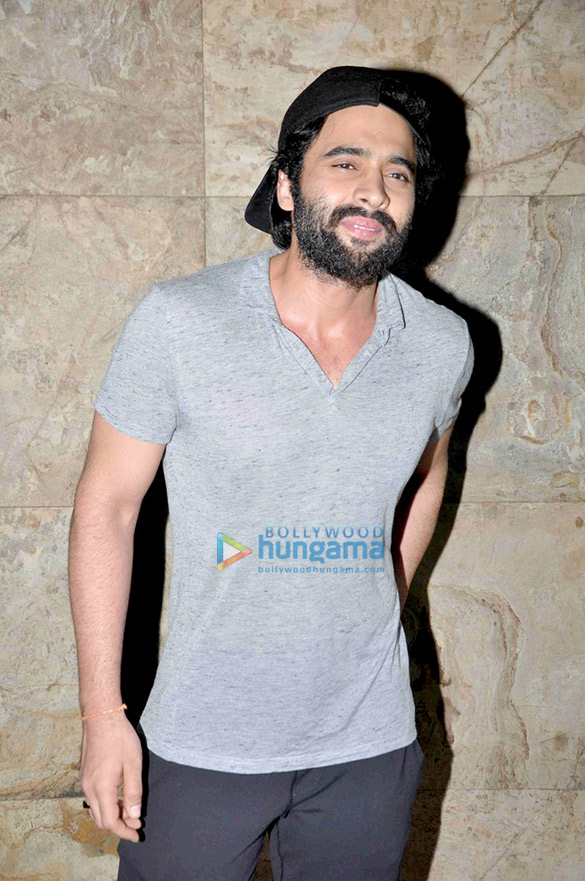 riteish deshmukh genelia dsouza snapped at banjo screening 5