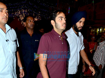 Riteish Deshmukh visits Siddhivinayak Temple