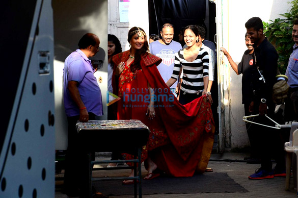 saif kareena shoot for bazaar brides magazine 7