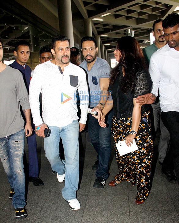 salman khan arbaaz khan and aayush sharma arrive back in mumbai 6