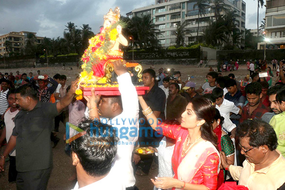 shilpa rajs ganesha visarjan 2