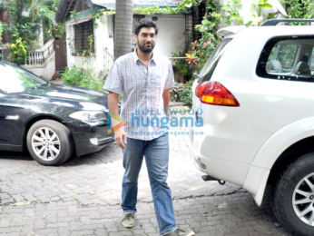 Siddharth Roy Kapur, Aditya Roy Kapur & Kunaal Roy Kapur snapped during house hunt in Bandra