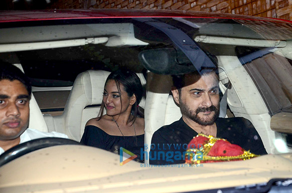 Sonakshi Sinha, Anil Kapoor & Tusshar Kapoor grace the Socialite bash in Juhu Sonakshi Sinha, Anil Kapoor & Tusshar Kapoor grace the Socialite bash in Juhu