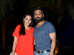 Suniel Shetty & Mana Shetty snapped post dinner at a restaurant in Bandra
