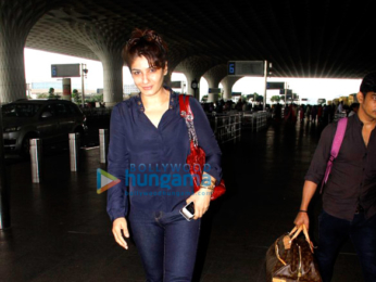 Tiger Shroff, Kangna Ranaut, Sunny Leone snapped at the airport