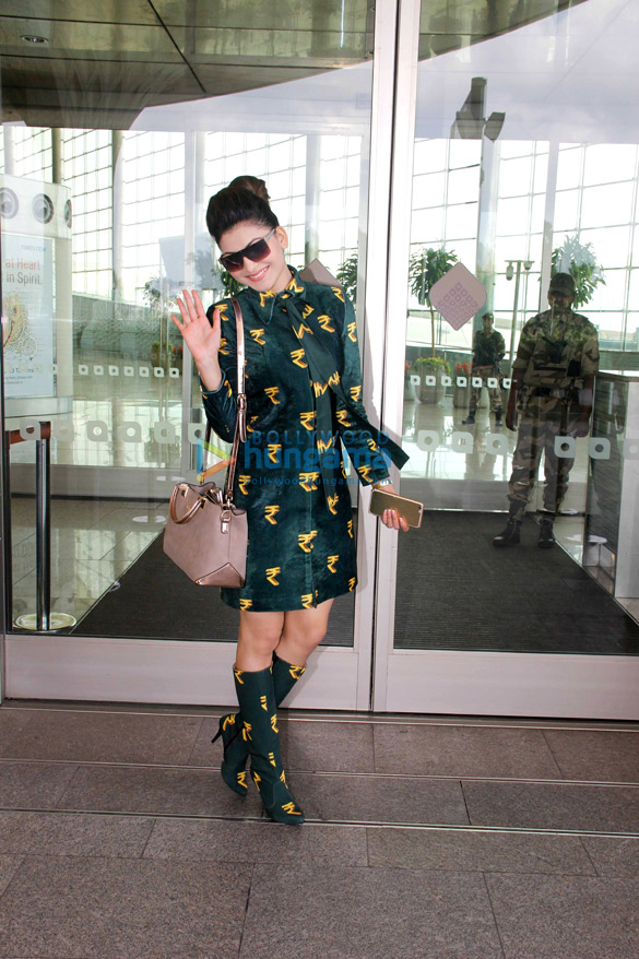urvashi rautela snapped 3