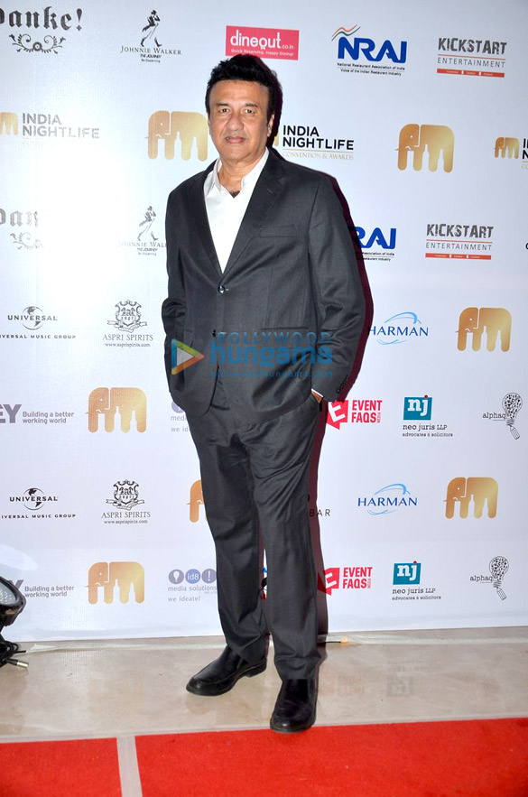 varun dhawan graces india nightlife convention awards 10