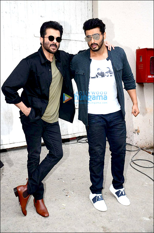 check out arjun kapoor photobombs anil kapoor on vogue bff sets 4