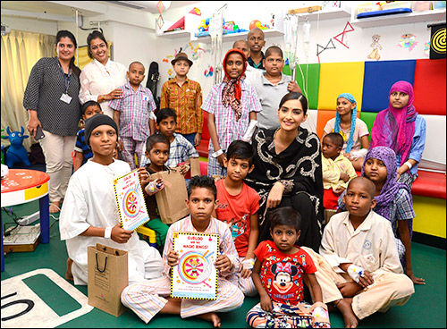 Check out: Sonam Kapoor reads to the children at the Tata Memorial Hospital Check out: Sonam Kapoor reads to the children at the Tata Memorial Hospital