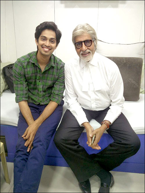 Amitabh Bachchan gifts Madhushala copy to Pink co-actor Tushar Pandey Amitabh Bachchan gifts Madhushala copy to Pink co-actor Tushar Pandey