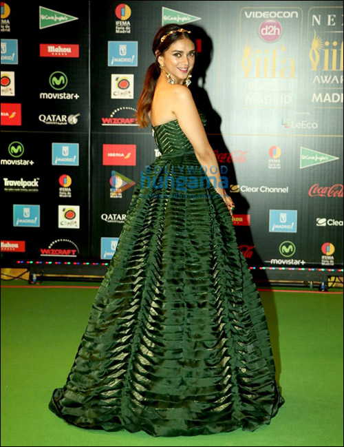 check out celebrities dazzle at the green carpet of iifa 2016 10