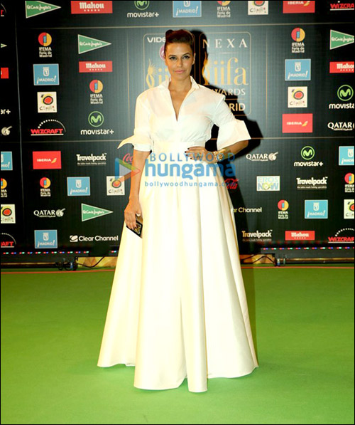 check out celebrities dazzle at the green carpet of iifa 2016 13