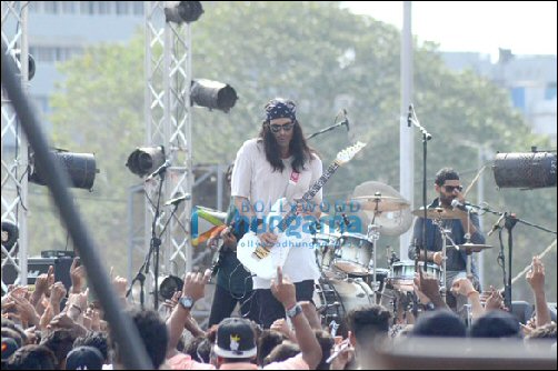 check out farhan akhtar and arjun rampal shoot for a song in rock on 2 2 check out farhan akhtar and arjun rampal shoot for a song in rock on 2 2