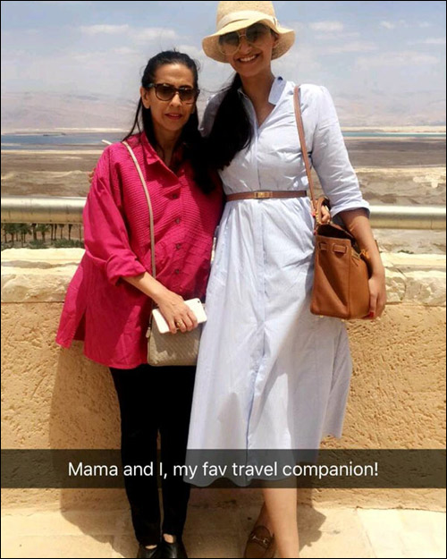 sonam kapoor holidaying in jerusalem with her mother sunita 2