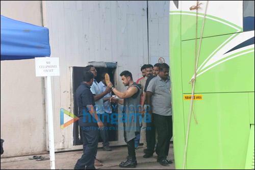 check out aamir khan shoots for the promotional song of dangal 4