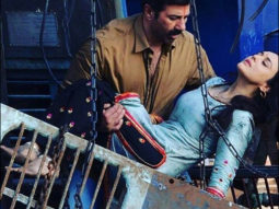 Check out: Sunny Deol rescues Preity Zinta from a train accident