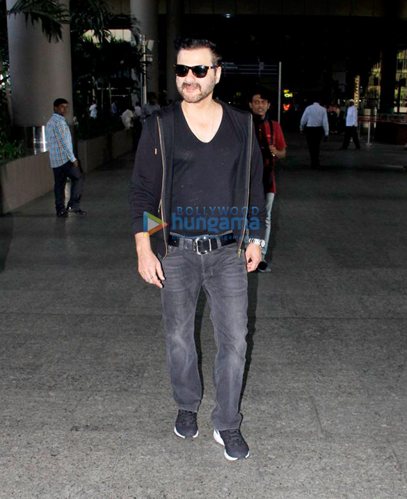 ajay devgn abhishek bachchan and alia bhatt snapped at the airport 5
