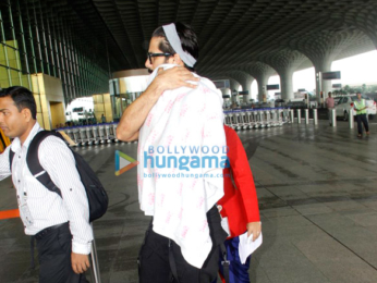 Ajay Devgn and Shahid Kapoor, Mira Rajput and their baby snapped at the airport