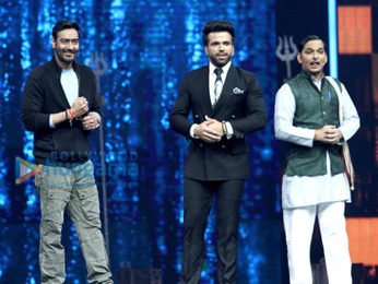 Ajay Devgn promotes 'Shivaay' on Super Dancer