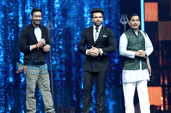 ajay devgn promote shivaay on super dancer 2