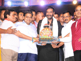 Ajay Devgn burns Raavan's effigy in Delhi on Dussehra