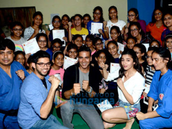 Akshay Kumar & Alia Bhatt grace Women's Defence Academy felicitation
