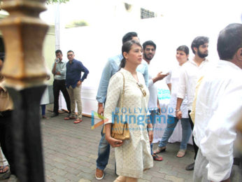 Akshay Kumar, Abhishek Bachchan and others attend the funeral of Shilpa Shetty's father