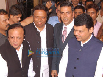 Hon CM Devendra Fadnavis & Akshay Kumar at Bhamla Foundation's 'Jaanbachao' initiative