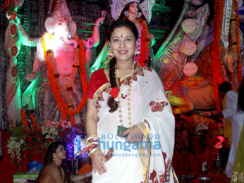 Alia Bhatt and Kajol grace Navratri celebrations in Juhu