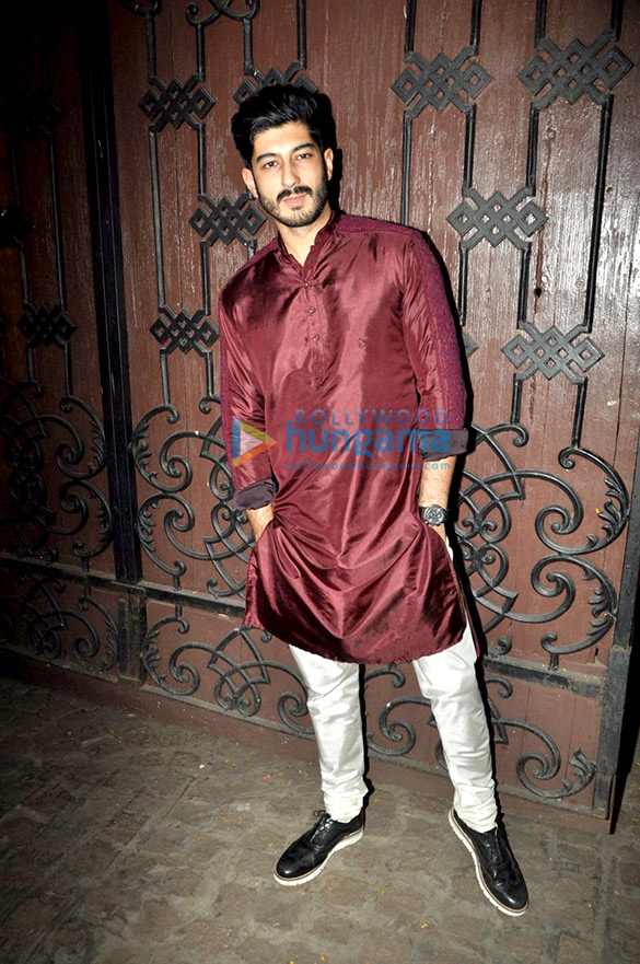 anil sonams diwali bash 16